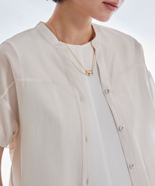 Diagram(ダイアグラム)の「パフスリーブスタンドブラウス(シャツ/ブラウス・レディース・ベージュ/キナリ・36)」の3枚目の写真