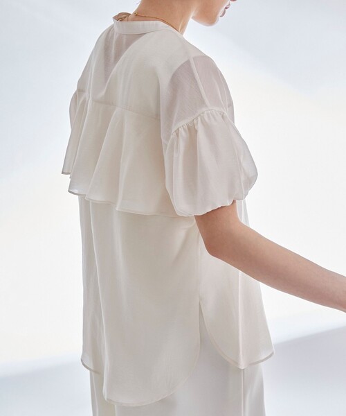 Diagram(ダイアグラム)の「パフスリーブスタンドブラウス(シャツ/ブラウス・レディース・ベージュ/キナリ・36)」の4枚目の写真