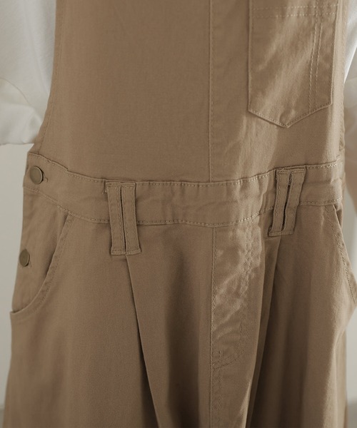 ElegChic(エレグシック)の「マキシ丈 フレア サロペット スカート (サロペット/オーバーオール・レディース・ブラック/ベージュ/カーキ・3L/M/L/XL/4L)」の7枚目の写真