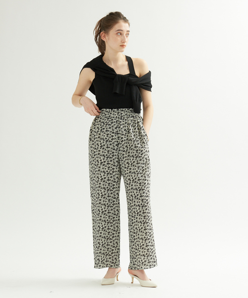 Rouge vif Anna（ルージュヴィフアンナ）の「アンサンブルニット（カーディガン/ボレロ・レディース・ベージュ/レッド/ブラック・フリー）」の4枚目の写真