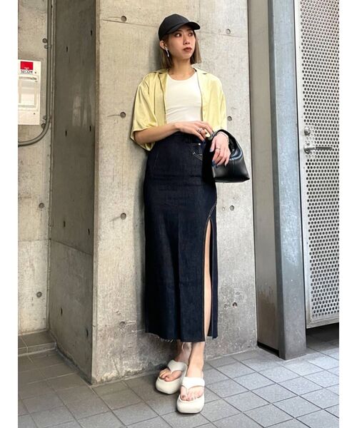 EMODA（エモダ）の「ロングスリットデニムスカート（スカート・レディース・ブラック/インディゴブルー・SMALL/MEDIUM）」の5枚目の写真
