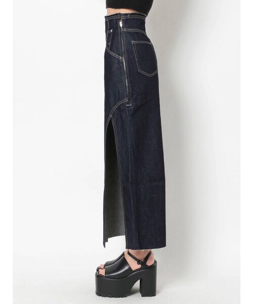 EMODA（エモダ）の「ロングスリットデニムスカート（スカート・レディース・ブラック/インディゴブルー・SMALL/MEDIUM）」の20枚目の写真