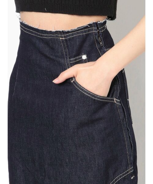 EMODA（エモダ）の「ロングスリットデニムスカート（スカート・レディース・ブラック/インディゴブルー・SMALL/MEDIUM）」の12枚目の写真