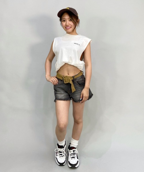 RVCA(ルーカ)の「RVCA/ルーカ ビッグシルエット/オーバーサイズ/ レオパード柄/ヒョウ柄バックプリントタンクトップ BC043-P35(タンクトップ・レディース・ホワイト/ブラック・M/L)」の10枚目の写真