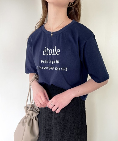 JUNOAH（ジュノア）の「エトワール刺繍ロゴTシャツ（Tシャツ/カットソー・レディース・ホワイト/ブラック/ネイビー/アイボリー・LARGE/MEDIUM/X-LARGE）」の4枚目の写真