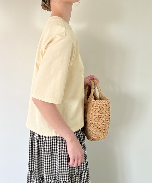 JUNOAH（ジュノア）の「エトワール刺繍ロゴTシャツ（Tシャツ/カットソー・レディース・ホワイト/ブラック/ネイビー/アイボリー・LARGE/MEDIUM/X-LARGE）」の8枚目の写真