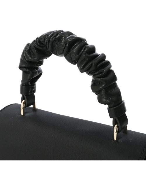 Guess(ゲス)の「MARIANA Top Handle Flap(ショルダーバッグ・レディース・ホワイト/ブラック・ONE SIZE)」の11枚目の写真