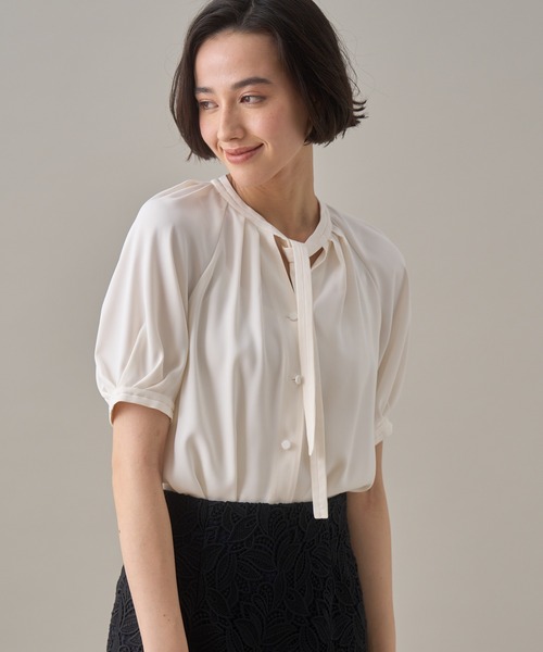 ANAYI（アナイ）の「トロミドライサテンステッチボウ ブラウス