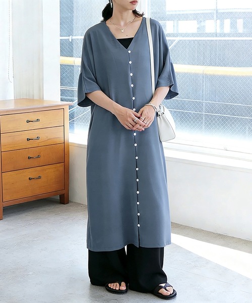 Doux Belle(ドゥーベル)の「vネックロングワンピース 半袖(ワンピース・レディース・ブラック/レッド/キャメル/ライトブラウン/ブルー・FREE)」の21枚目の写真