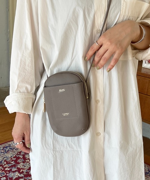 Beau're（ヴュレ）の「BEAURE ヴュレ カウレザー ラウンド スマホショルダーバッグ（ショルダーバッグ・レディース・ブラック/グレー/オレンジ/ラベンダー/ライトブラウン/ベージュ系その他/グリーン/ブラウン・FREE）」の3枚目の写真