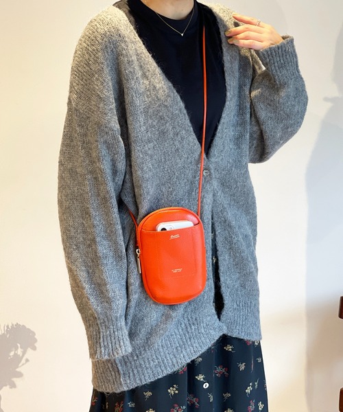 Beau're（ヴュレ）の「BEAURE ヴュレ カウレザー ラウンド スマホショルダーバッグ（ショルダーバッグ・レディース・ブラック/グレー/オレンジ/ラベンダー/ライトブラウン/ベージュ系その他/グリーン/ブラウン・FREE）」の15枚目の写真