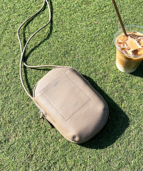 Beau're（ヴュレ）の「BEAURE ヴュレ カウレザー ラウンド スマホショルダーバッグ（ショルダーバッグ・レディース・ブラック/グレー/オレンジ/ラベンダー/ライトブラウン/ベージュ系その他/グリーン/ブラウン・FREE）」の14枚目の写真