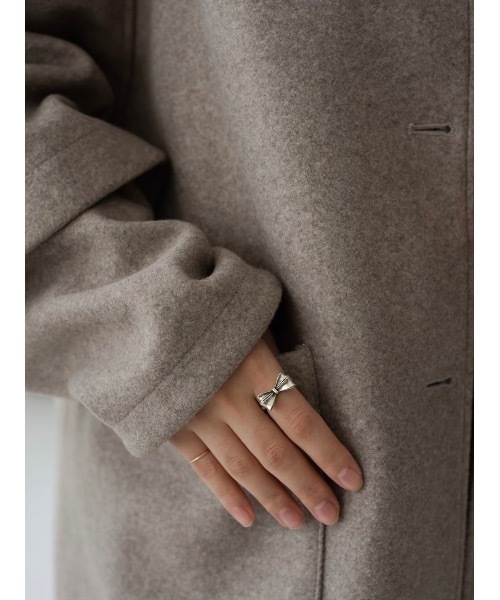 JUMELLE（ジュメロ）の「ヴィンテージリボンリング（リング・レディース・シルバー・FREE）」の4枚目の写真