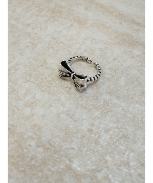 JUMELLE（ジュメロ）の「ヴィンテージリボンリング（リング・レディース・シルバー・FREE）」の5枚目の写真