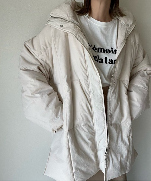 y/m by misato（イムバイミサト）の「ヴィンテージタフタスタンドカラージャケット（ダウンジャケット/コート・レディース・ブラック/カーキ/アイボリー・FREE）」の2枚目の写真