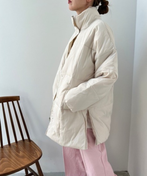y/m by misato（イムバイミサト）の「ヴィンテージタフタスタンドカラージャケット（ダウンジャケット/コート・レディース・ブラック/カーキ/アイボリー・FREE）」の4枚目の写真