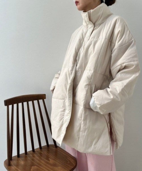 y/m by misato（イムバイミサト）の「ヴィンテージタフタスタンドカラージャケット（ダウンジャケット/コート・レディース・ブラック/カーキ/アイボリー・FREE）」の7枚目の写真