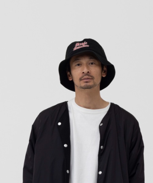 MAGIC NUMBER（マジック ナンバー）の「【MAGIC NUMBER】OLD ENGLISH LOGO BUCKET HAT（ハット・メンズ・ブラック/ホワイト・FREE）」の7枚目の写真