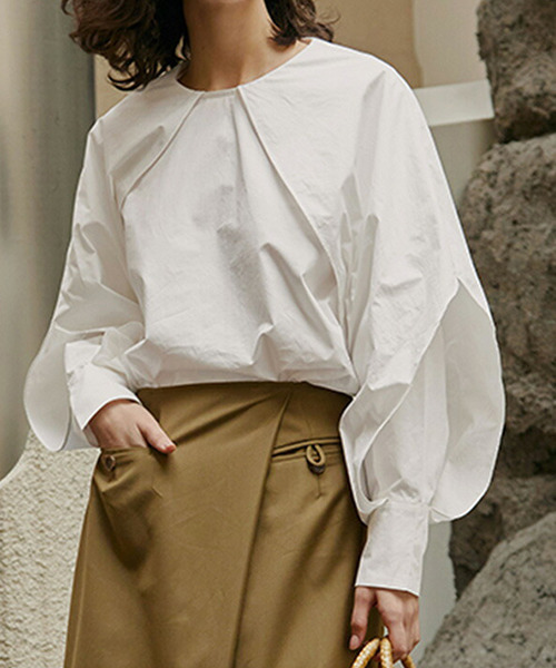AMELY（エミリー）の「ボリュームスリーブブラウス（シャツ/ブラウス・レディース・ブラック/ホワイト/グリーン/ブラウン・フリー）」の2枚目の写真