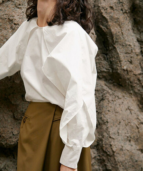 AMELY（エミリー）の「ボリュームスリーブブラウス（シャツ/ブラウス・レディース・ブラック/ホワイト/グリーン/ブラウン・フリー）」の10枚目の写真