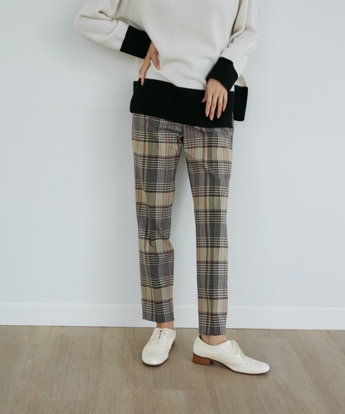 INED（イネド）の「【冬の美脚パンツ】ウールミックステーパードパンツ（その他パンツ・レディース・その他4/ブラック/レッド/ネイビー/その他3/オフホワイト・5号/7号/9号/11号）」の14枚目の写真
