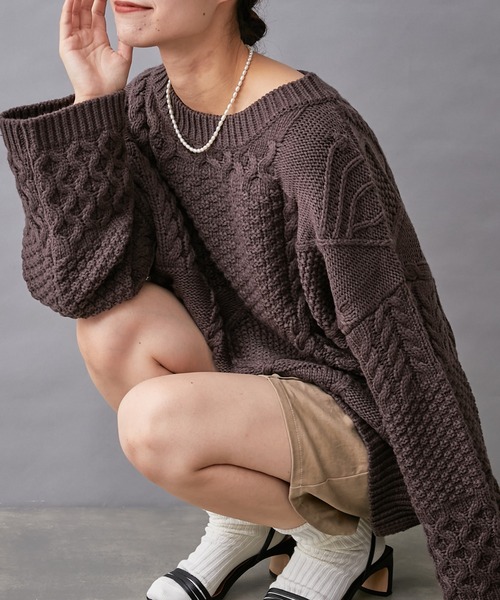 CIAOPANIC TYPY(チャオパニックティピー)の「【willow】パッチワークケーブルニット(ニット/セーター・レディース・ダークブラウン/オフホワイト/ブルー・ONE SIZE)」の1枚目の写真