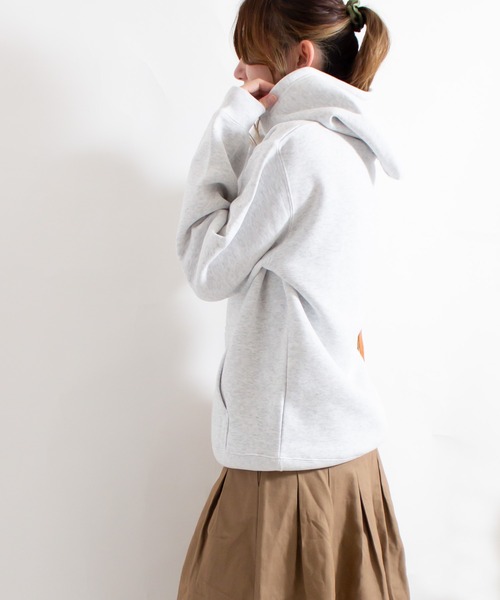 ALL ORDINARIES（オールオーディナリーズ）の「Ordinaries11 スクリプトロゴプルパーカ（パーカー・レディース・アッシュグレー/チャコールグレー/グリーン/サンドベージュ・M/S/L）」の6枚目の写真