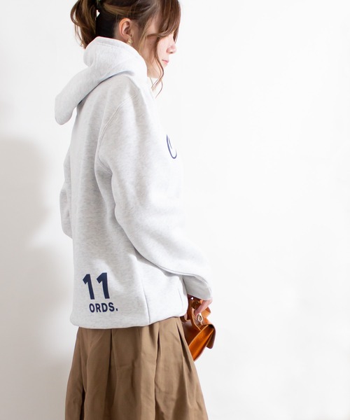 ALL ORDINARIES（オールオーディナリーズ）の「Ordinaries11 スクリプトロゴプルパーカ（パーカー・レディース・アッシュグレー/チャコールグレー/グリーン/サンドベージュ・M/S/L）」の8枚目の写真