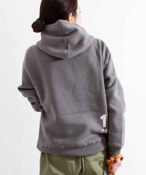 ALL ORDINARIES（オールオーディナリーズ）の「Ordinaries11 スクリプトロゴプルパーカ（パーカー・レディース・アッシュグレー/チャコールグレー/グリーン/サンドベージュ・M/S/L）」の11枚目の写真