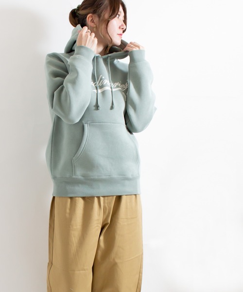 ALL ORDINARIES（オールオーディナリーズ）の「Ordinaries11 スクリプトロゴプルパーカ（パーカー・レディース・アッシュグレー/チャコールグレー/グリーン/サンドベージュ・M/S/L）」の19枚目の写真