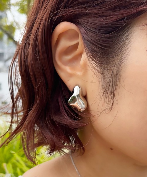 natural couture(ナチュラルクチュール)の「イヤリング(イヤリング・レディース・ゴールド/シルバー・FREE)」の4枚目の写真