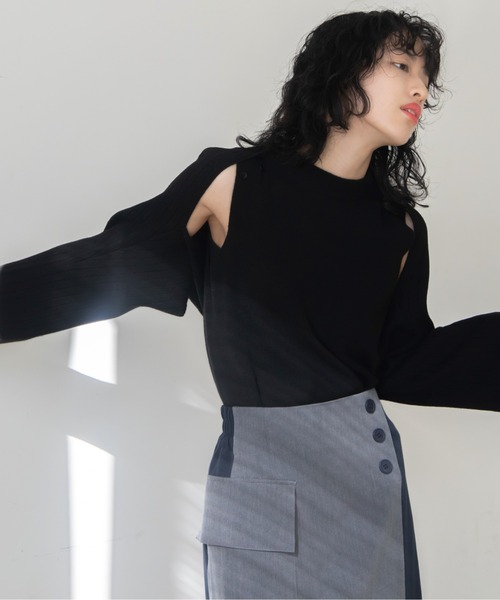 VACANCY(ヴァカンシー)の「アームショルダーマルチウェイニット(ニット/セーター・レディース・ブラック/ライトグレー・FREE)」の4枚目の写真