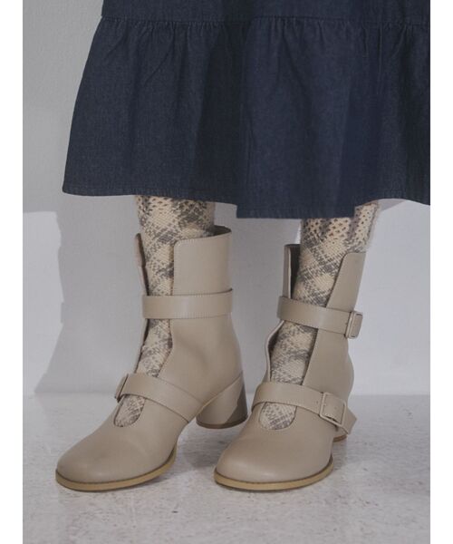 merry jenny(メリージェニー)の「ダブルベルトブーツ(ブーツ・レディース・ブラック/ベージュ・MEDIUM/LARGE)」の11枚目の写真