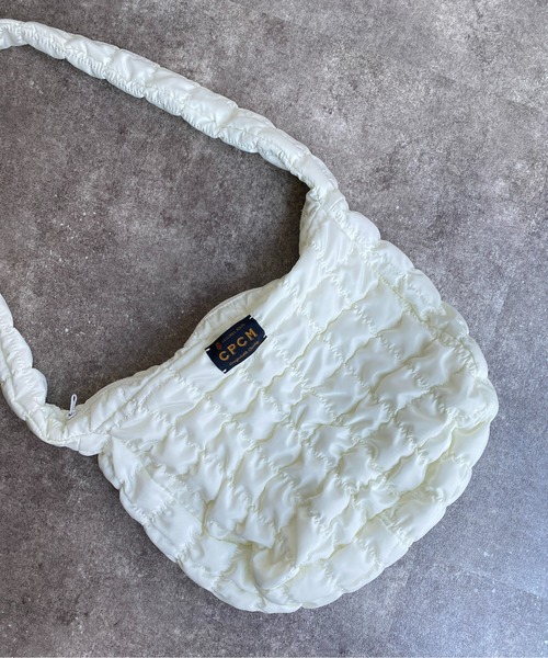 CPCM（シーピーシーエム）の「キルティングボリュームショルダーバッグ（ショルダーバッグ・メンズ・ブラック/オフホワイト・FREE）」の3枚目の写真