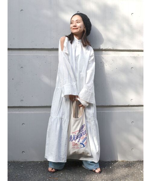 Ungrid(アングリッド)の「ショルダースリットスタンドカラーシャツワンピース(ワンピース・レディース・その他1/オフホワイト/ブラック・FREE)」の10枚目の写真