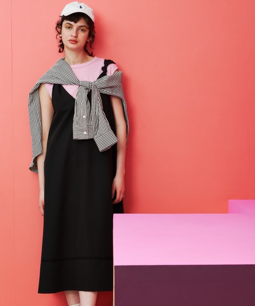 MERLOT(メルロー)の「フレアシルエットで楽に着れる レースラインジャンパースカート(ジャンパースカート・レディース・ベージュ/ブラック・FREE)」の3枚目の写真