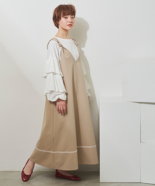 MERLOT(メルロー)の「フレアシルエットで楽に着れる レースラインジャンパースカート(ジャンパースカート・レディース・ベージュ/ブラック・FREE)」の20枚目の写真