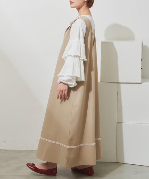 MERLOT(メルロー)の「フレアシルエットで楽に着れる レースラインジャンパースカート(ジャンパースカート・レディース・ベージュ/ブラック・FREE)」の18枚目の写真