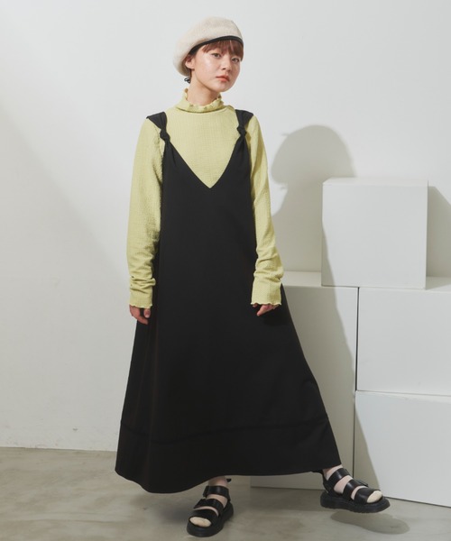 MERLOT(メルロー)の「フレアシルエットで楽に着れる レースラインジャンパースカート(ジャンパースカート・レディース・ベージュ/ブラック・FREE)」の5枚目の写真