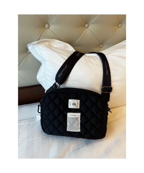 JUMELLE（ジュメロ）の「【累計販売3500個突破】【たっぷり収納力】キルトショルダーバッグ（ショルダーバッグ・レディース・ブラック・FREE）」の12枚目の写真