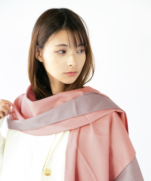 14+（イチヨンプラス）の「ポリエステルリバーシストール（ストール/ショール・レディース・ピンク/ブルー/パープル/イエロー・FREE）」の4枚目の写真