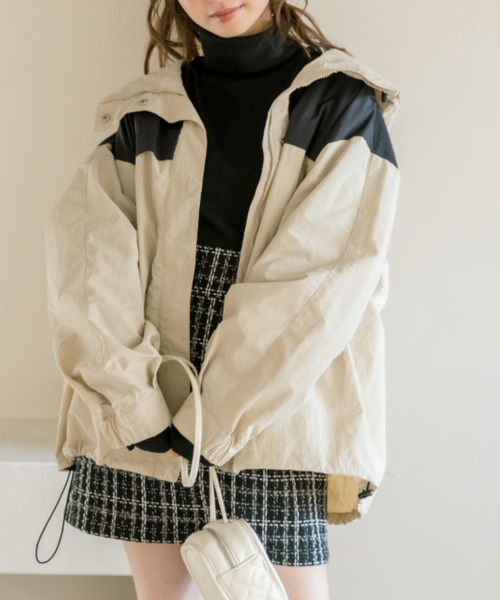 OLIVE des OLIVE（オリーブデオリーブ）の「配色マウンテンパーカー　1031070050（マウンテンパーカー・レディース・ベージュ/イエロー/オフホワイト・FREE）」の2枚目の写真
