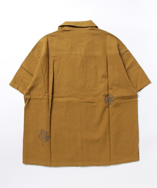 TOBILA（トビラ）の「コットンリネンボタニカル刺繍オープンカラーシャツ（シャツ/ブラウス・レディース・グレー/ナチュラル/マスタード/ネイビー・M）」の5枚目の写真