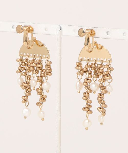tone(トーン)の「【PetitBonheur* accessories】くらげ(イヤリング・レディース・ゴールド・FREE)」の2枚目の写真