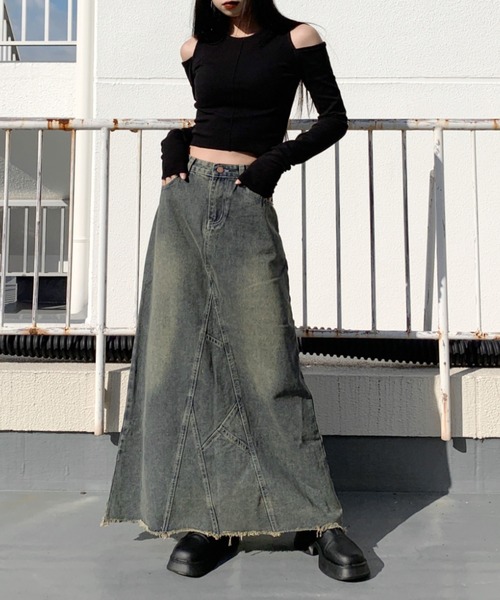 LVEU.（ラブユ.）の「Center seam shoulder cut tops / センターシームショルダーカットトップス（Tシャツ/カットソー・レディース・ブラック/ホワイト・FREE）」の4枚目の写真
