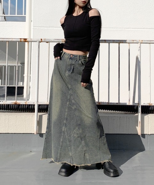 LVEU.（ラブユ.）の「Center seam shoulder cut tops / センターシームショルダーカットトップス（Tシャツ/カットソー・レディース・ブラック/ホワイト・FREE）」の5枚目の写真