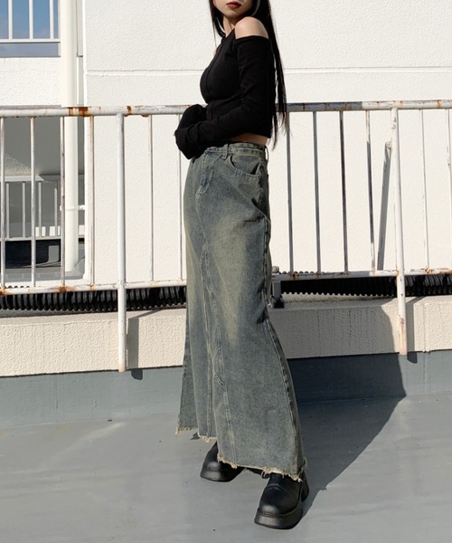 LVEU.（ラブユ.）の「Center seam shoulder cut tops / センターシームショルダーカットトップス（Tシャツ/カットソー・レディース・ブラック/ホワイト・FREE）」の6枚目の写真