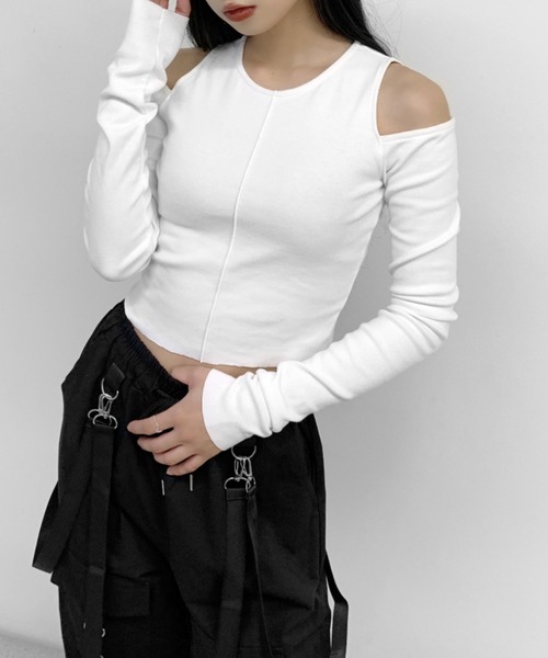 LVEU.（ラブユ.）の「Center seam shoulder cut tops / センターシームショルダーカットトップス（Tシャツ/カットソー・レディース・ブラック/ホワイト・FREE）」の13枚目の写真