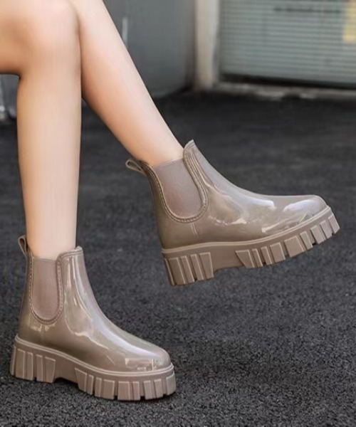 aimoha（アイモハ）の「厚底ショートレインブーツ（レインシューズ・レディース・ライトベージュ/ライトグレー/ピンク/ベージュ/パープル/ブラック・23.0cm/25.0cm/23.5cm/24.5cm/24.0cm/25.5cm）」の3枚目の写真