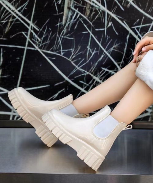 aimoha（アイモハ）の「厚底ショートレインブーツ（レインシューズ・レディース・ライトベージュ/ライトグレー/ピンク/ベージュ/パープル/ブラック・23.0cm/25.0cm/23.5cm/24.5cm/24.0cm/25.5cm）」の4枚目の写真